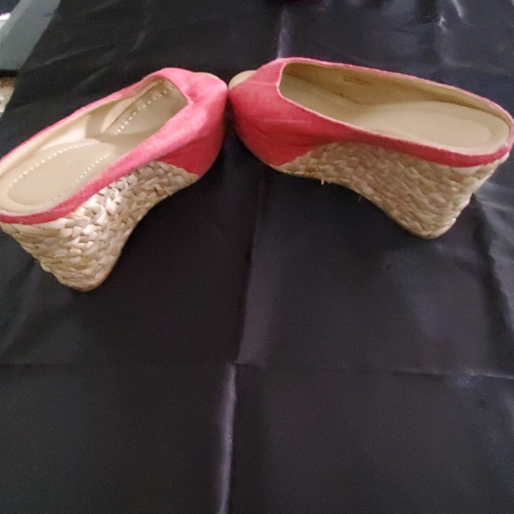 Shoes - Picture 3 of 4